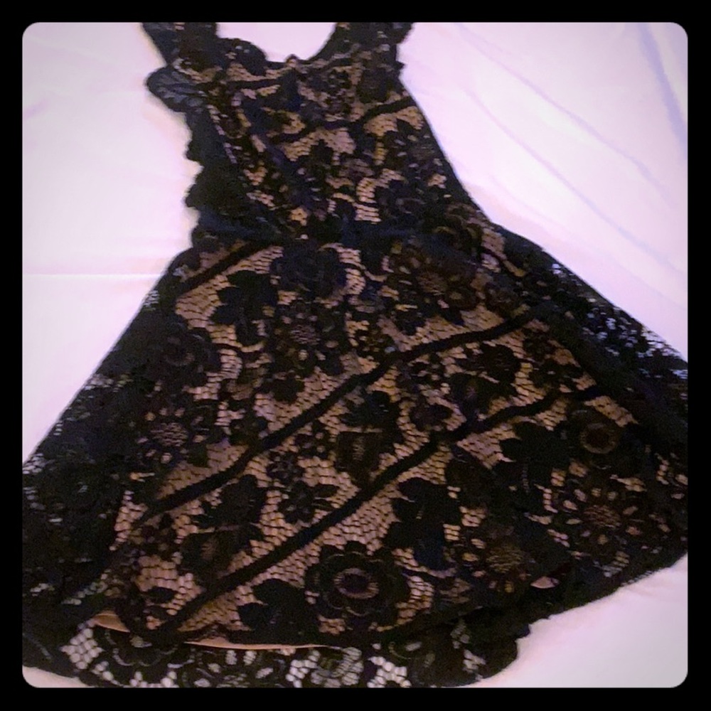 Black lace live and lemons
